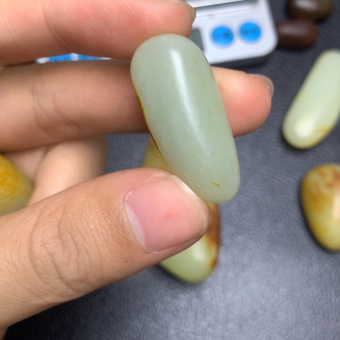 满***号和田玉未镶嵌挂件