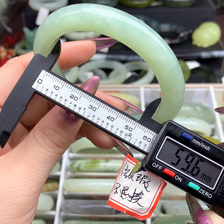 蛇纹石玉手镯未镶嵌546