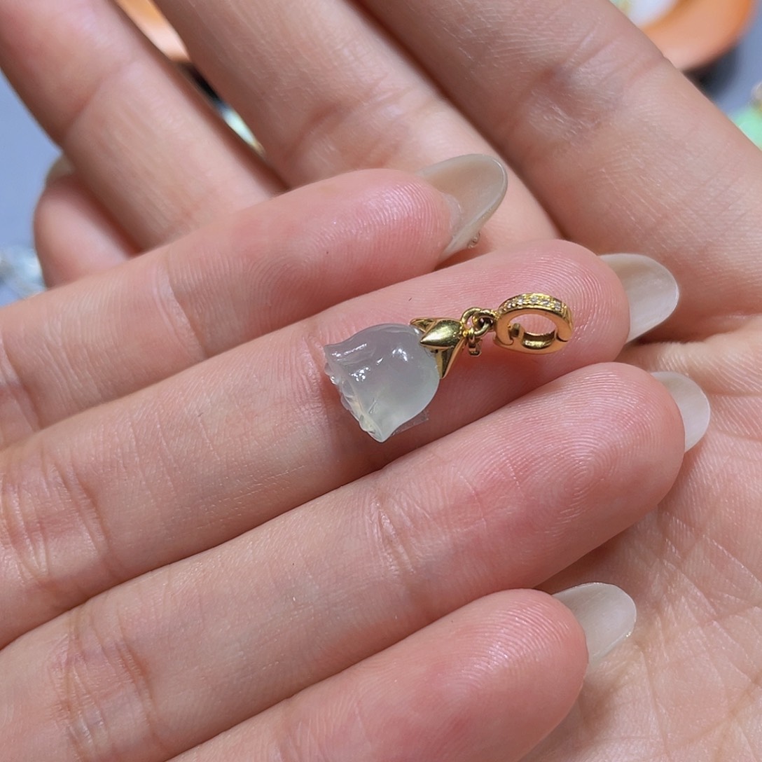 翡翠吊坠(不含链)18K金镶嵌小****ᵗ