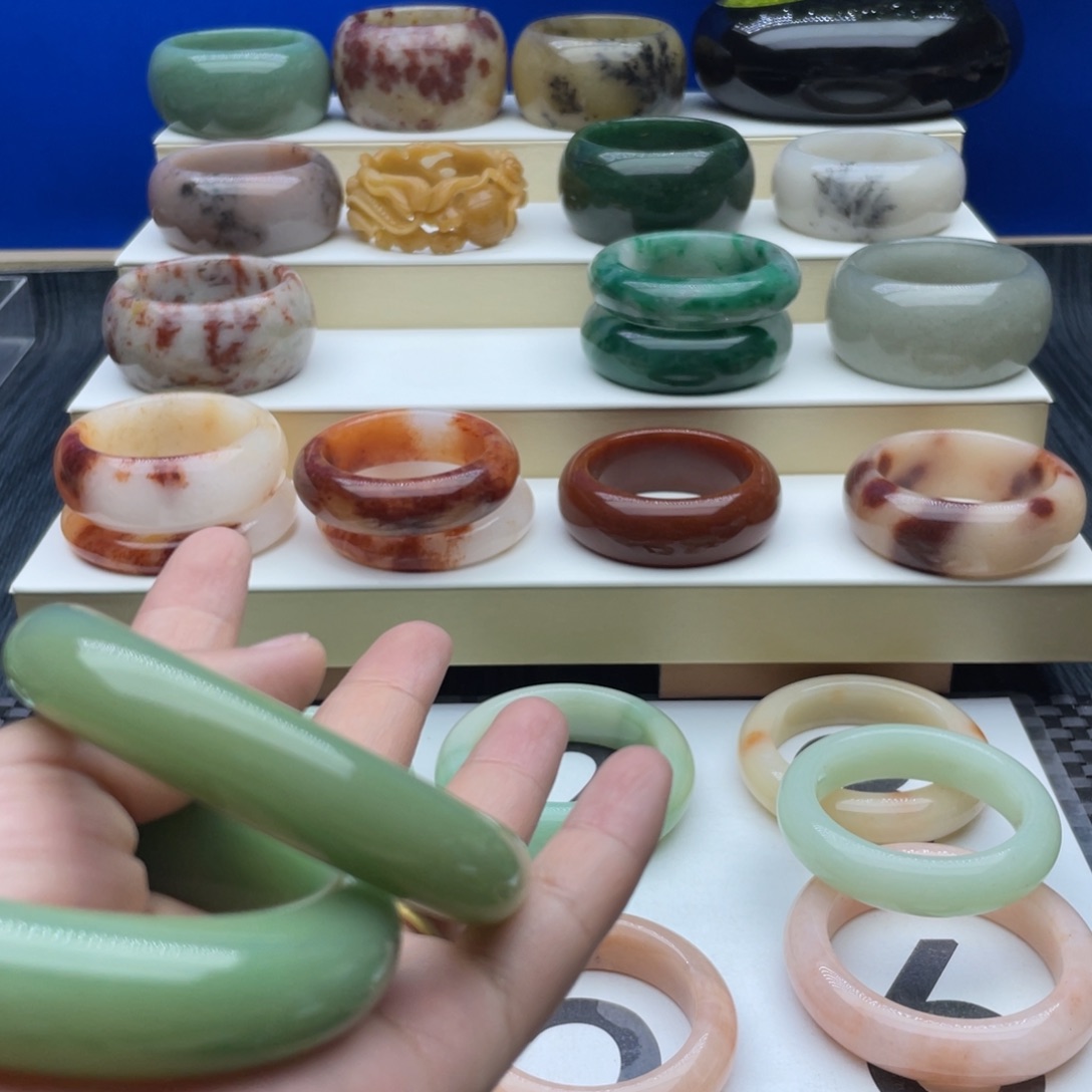 石英质玉手镯未镶嵌@*子