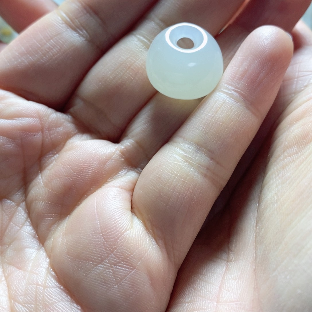 和田玉颈饰未镶嵌高晴白锁包