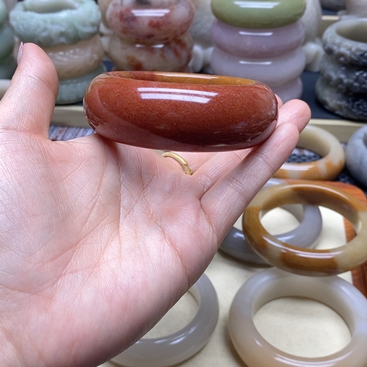 石英岩玉手镯未镶嵌