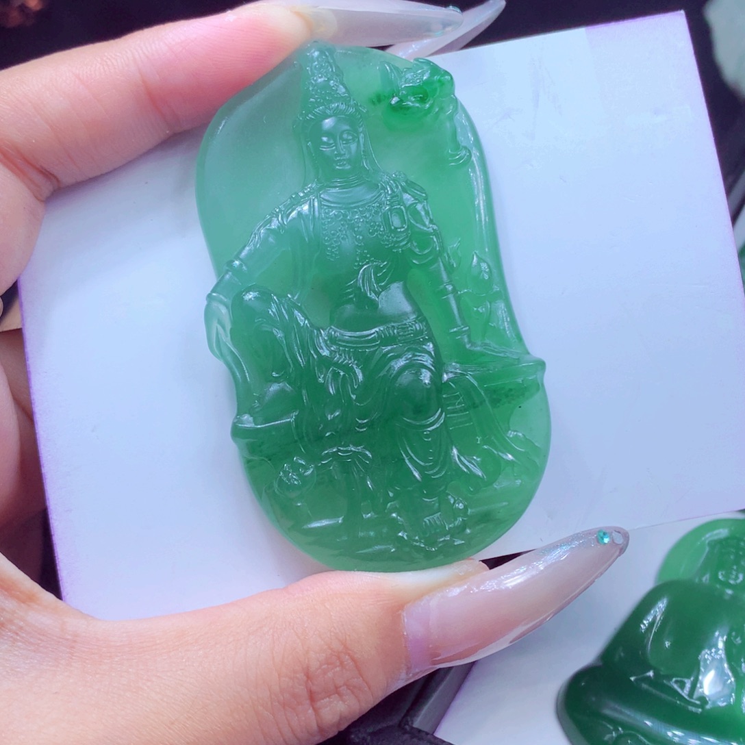 愛***忧定制翡翠未镶嵌天然缅甸翡翠A货毛货挂件