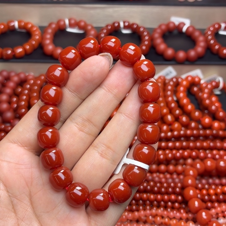 淑***哈玛瑙/玉髓未镶嵌天然玛瑙手串单圈