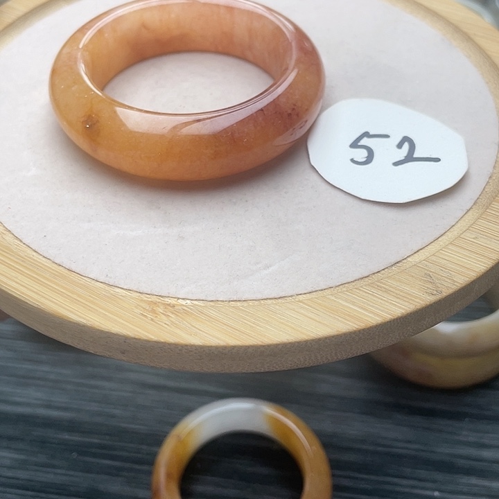 石英岩玉未镶嵌手镯