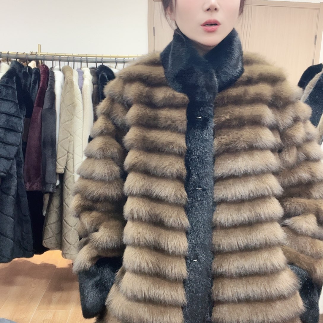 28号皮毛一体外套