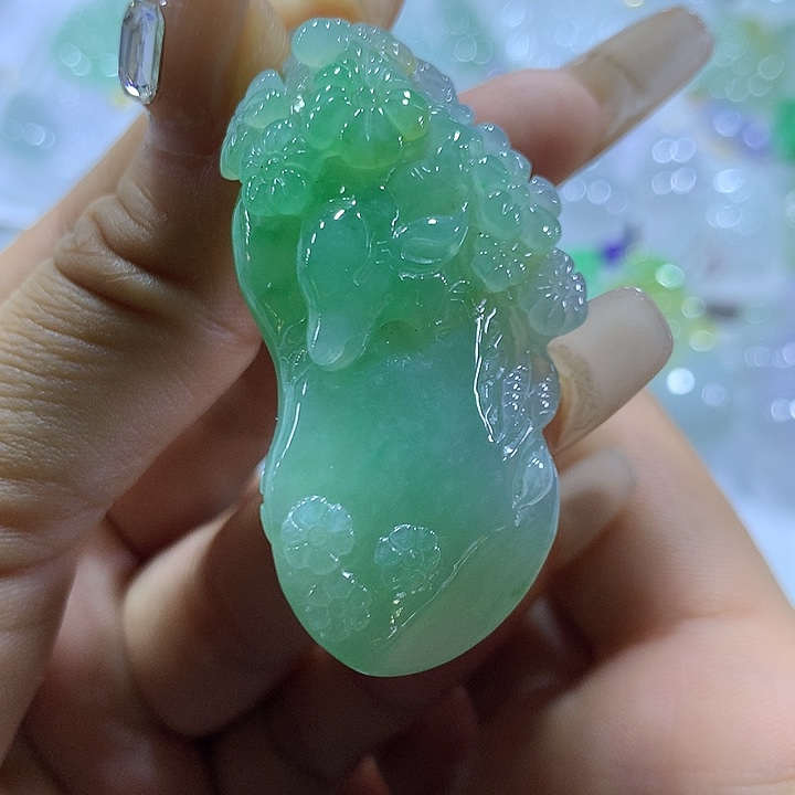 翡翠未镶嵌颈饰天然翡翠A货吊坠