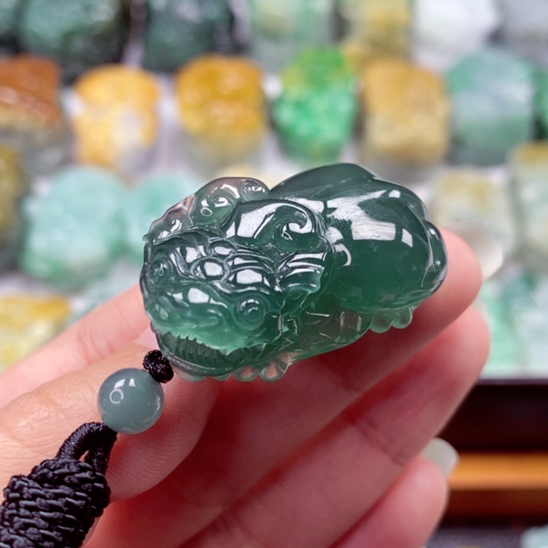 翡翠颈饰未镶嵌嘟****嘟翡翠