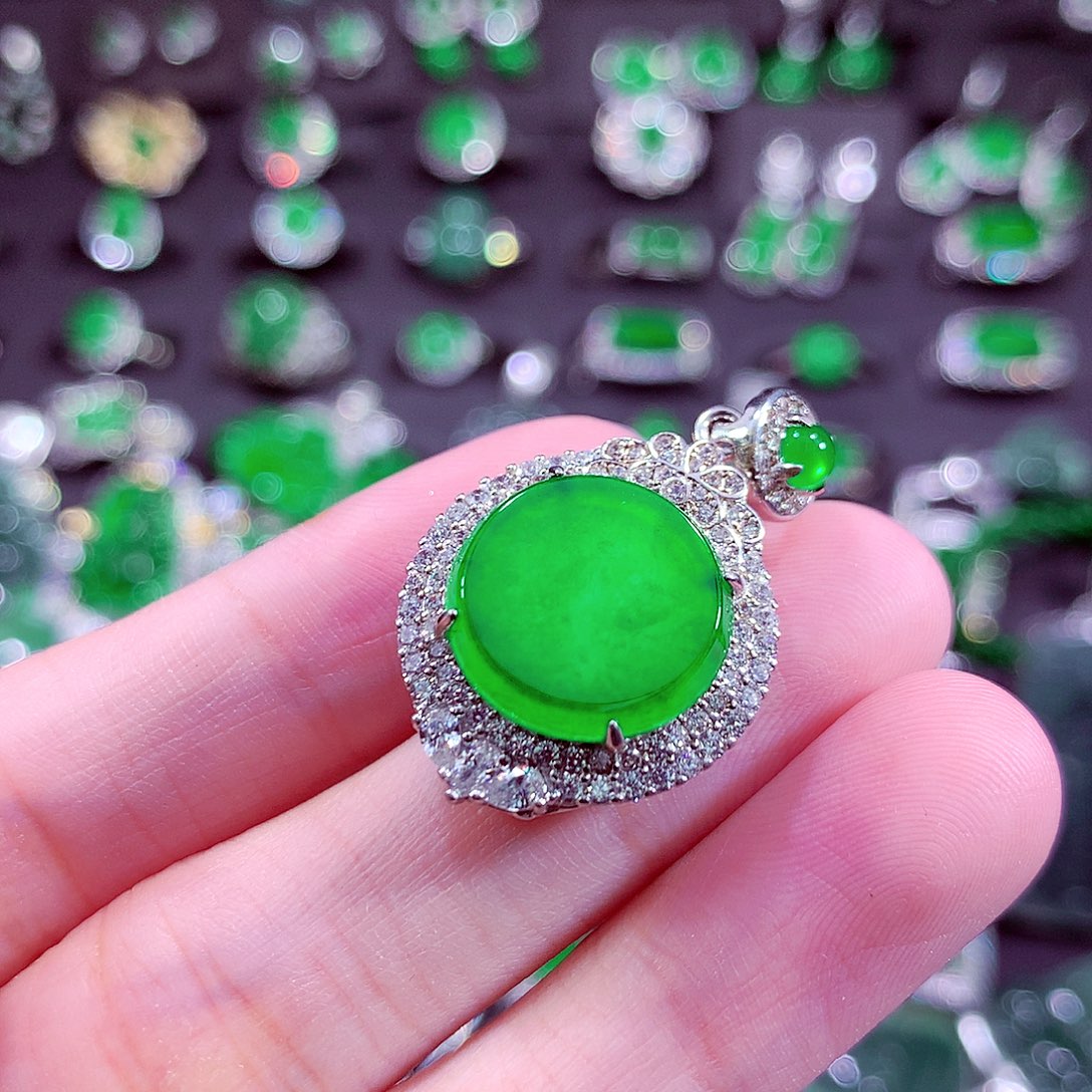 翡翠未镶嵌颈饰天然