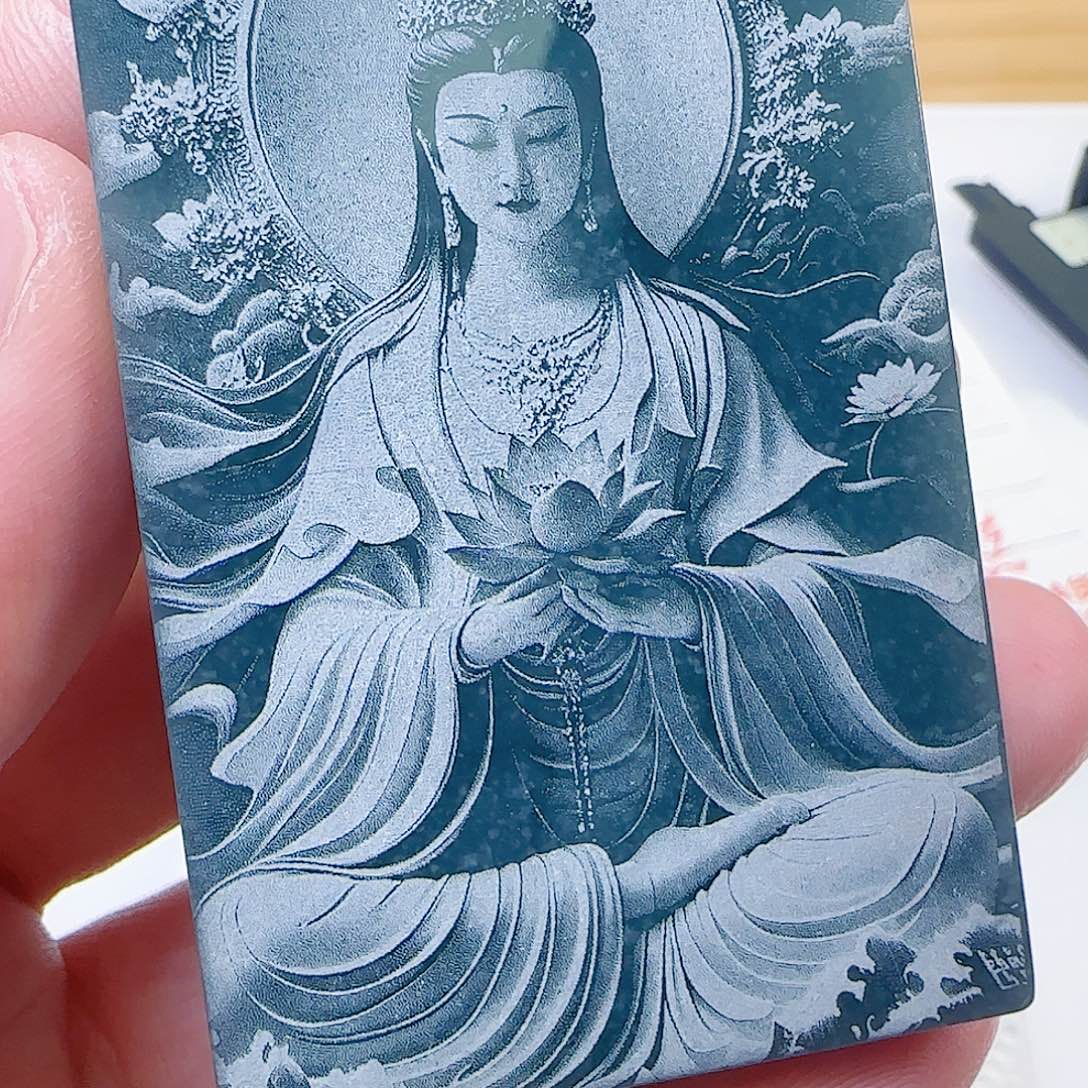 ****辉翡翠未镶嵌颈饰翡翠