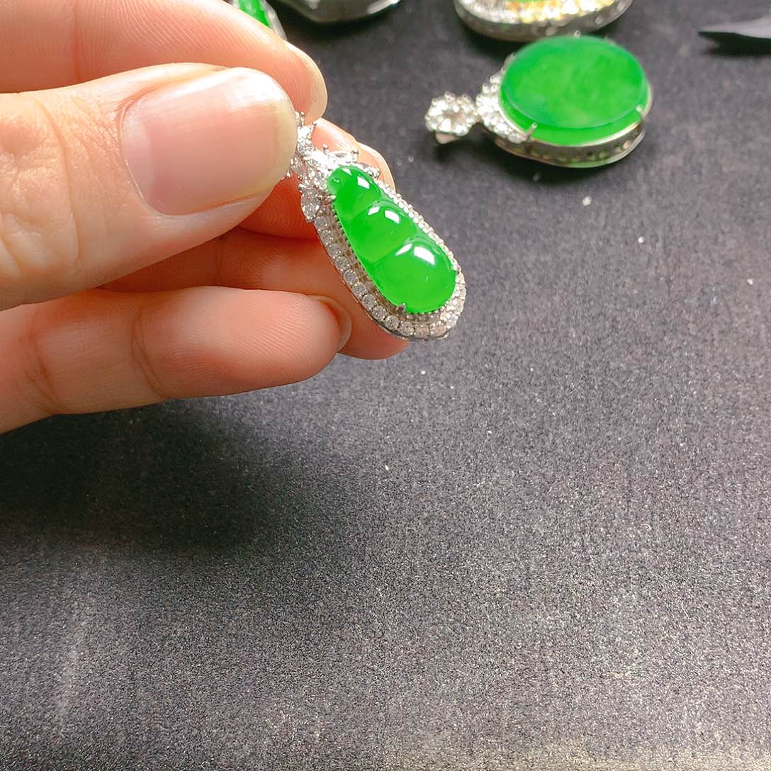 颈饰银S925镶嵌翡翠翡翠