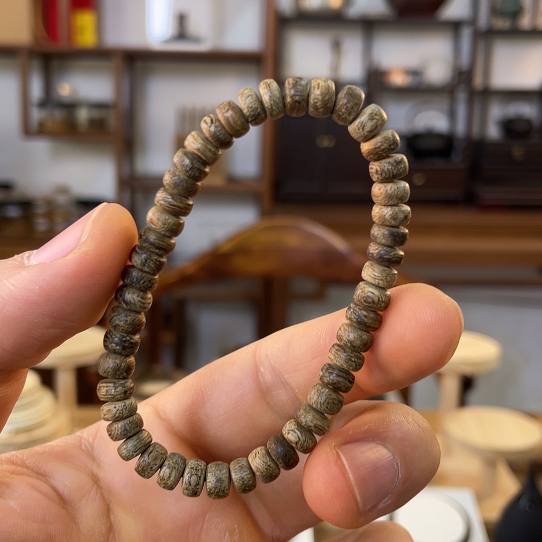 手串沉香文莱 5mm*4mm 3.18g