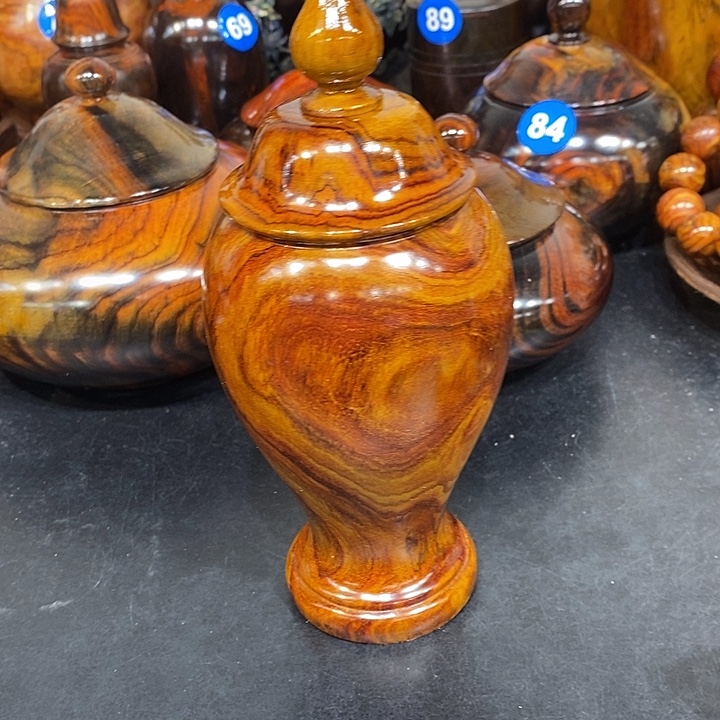 钧***苑黄花梨茶叶罐一个