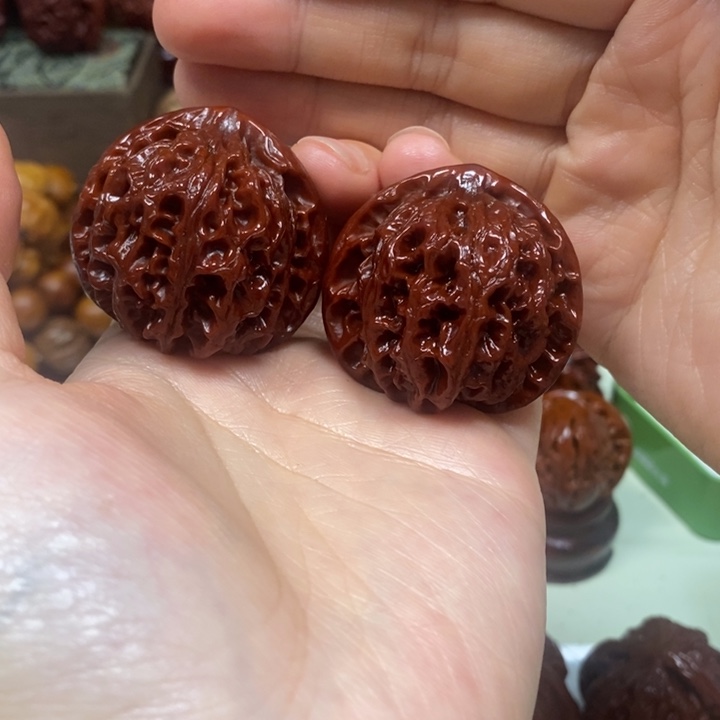 文玩核桃吊坠苹果园40