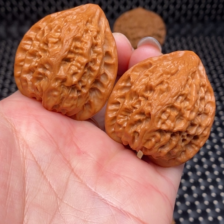 文玩核桃吊坠8金牛39