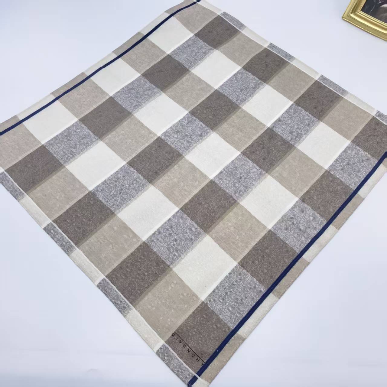 95新 Givenchy/纪梵希 海囤/纪梵希/丝巾/yy13462