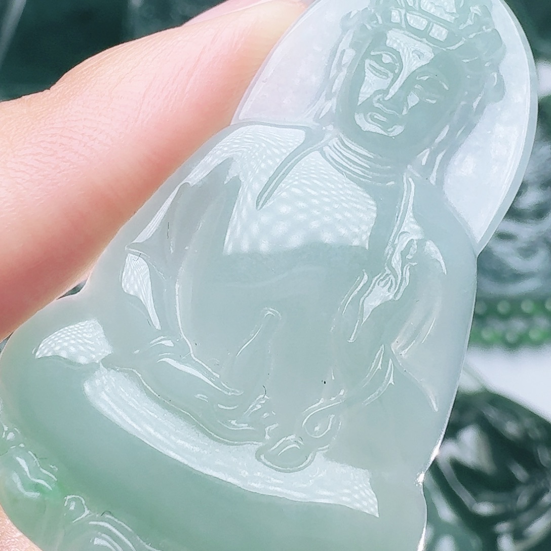 翡翠未镶嵌颈饰天然的A货翡翠多样性发其一 