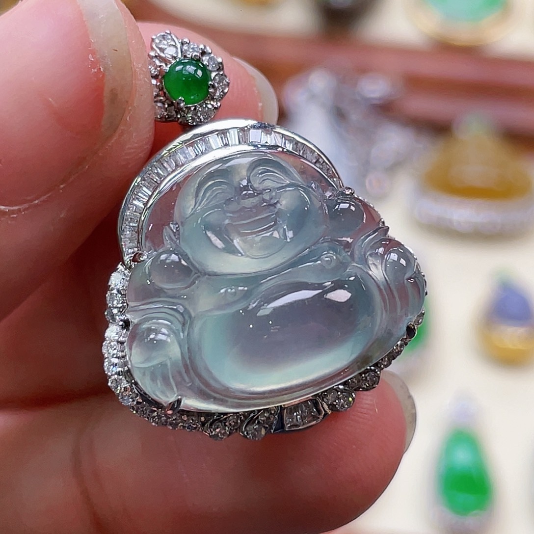 翡翠18K金镶嵌颈饰冰佛公