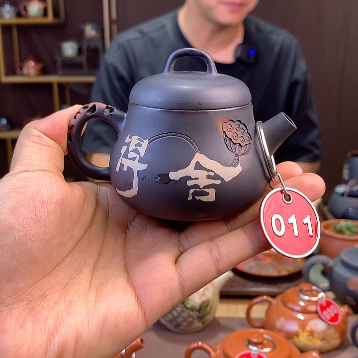 壶云南建水紫陶彩填壶011