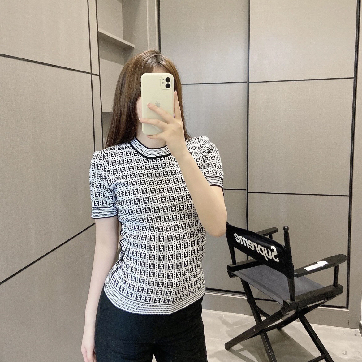 未使用 FENDI/芬迪 A100202/双F满印黑白针织短袖/44码