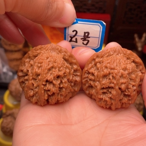 文玩核桃吊坠百花山40