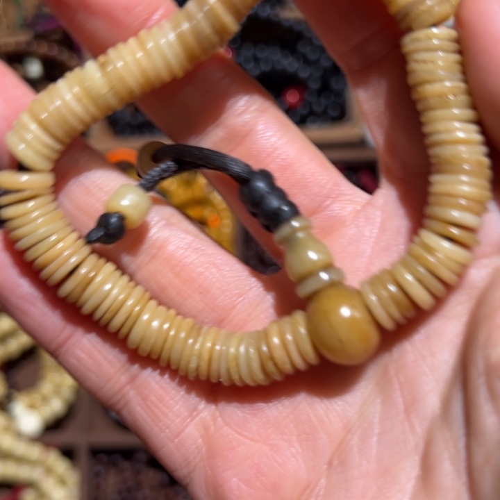 仓***颉吊坠菩提根/象牙果