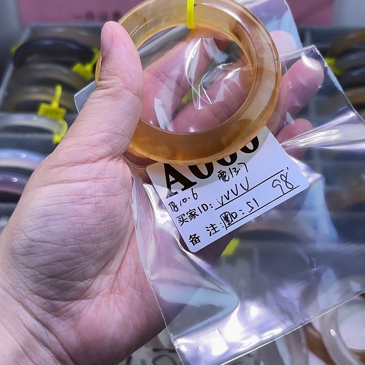 v***.玛瑙/玉髓未镶嵌手镯