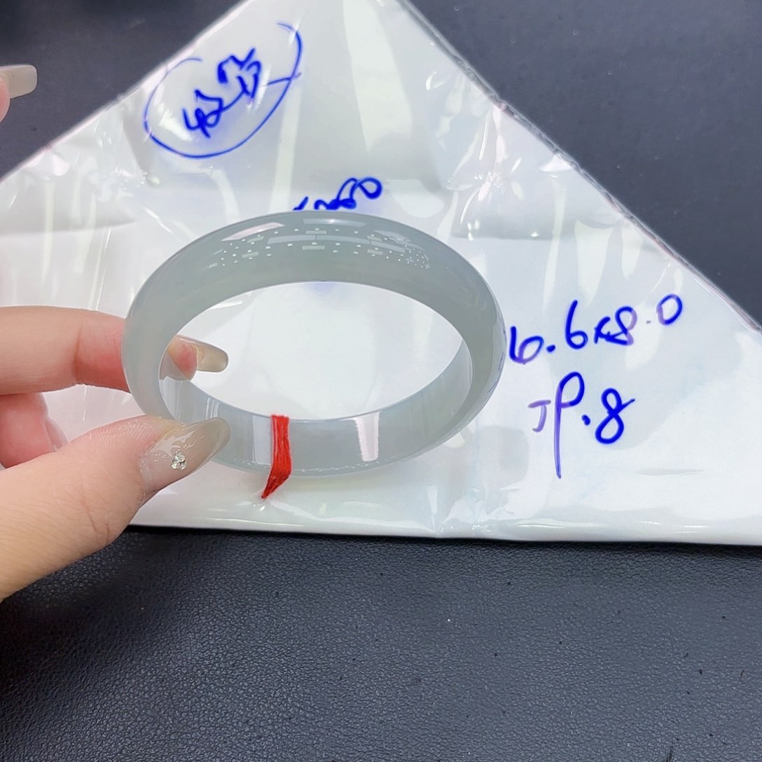 翡翠手镯未镶嵌手镯