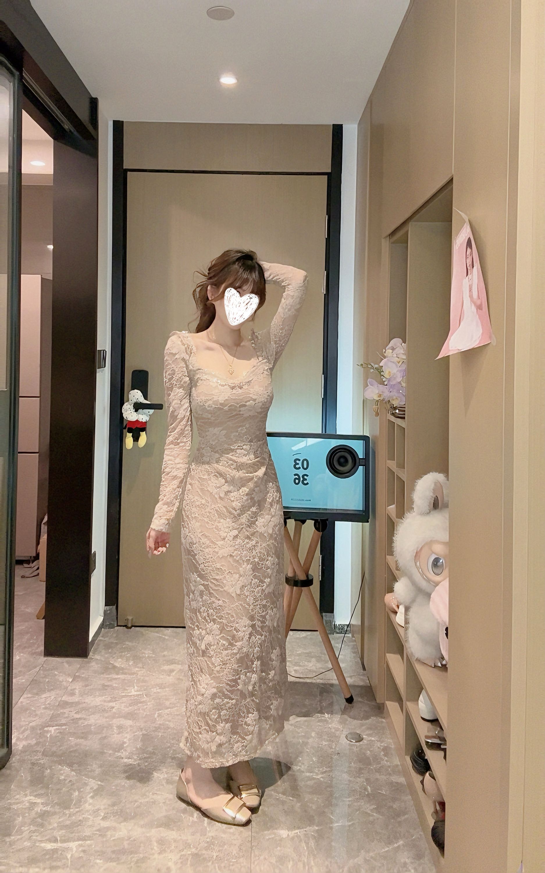  法式蕾丝包臀长袖收腰A字连衣裙（有胸垫）