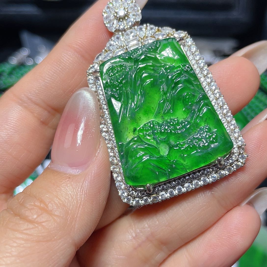 翡翠颈饰银S925镶嵌翡翠