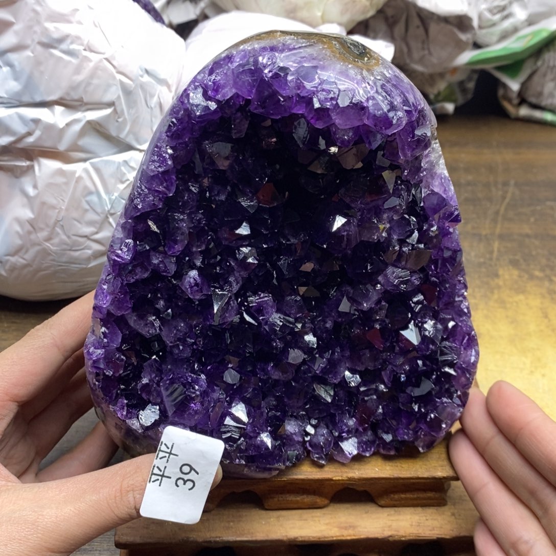 紫晶乌拉圭未镶嵌