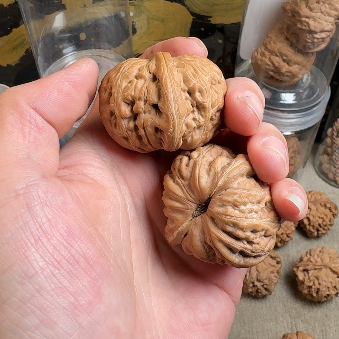 文玩核桃吊坠圣***哥元宝