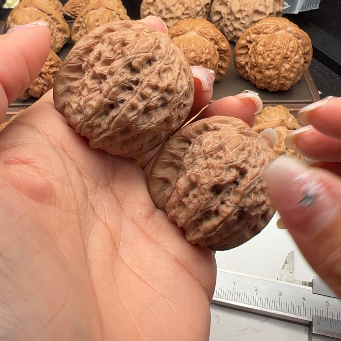 文玩核桃把件血麒麟40