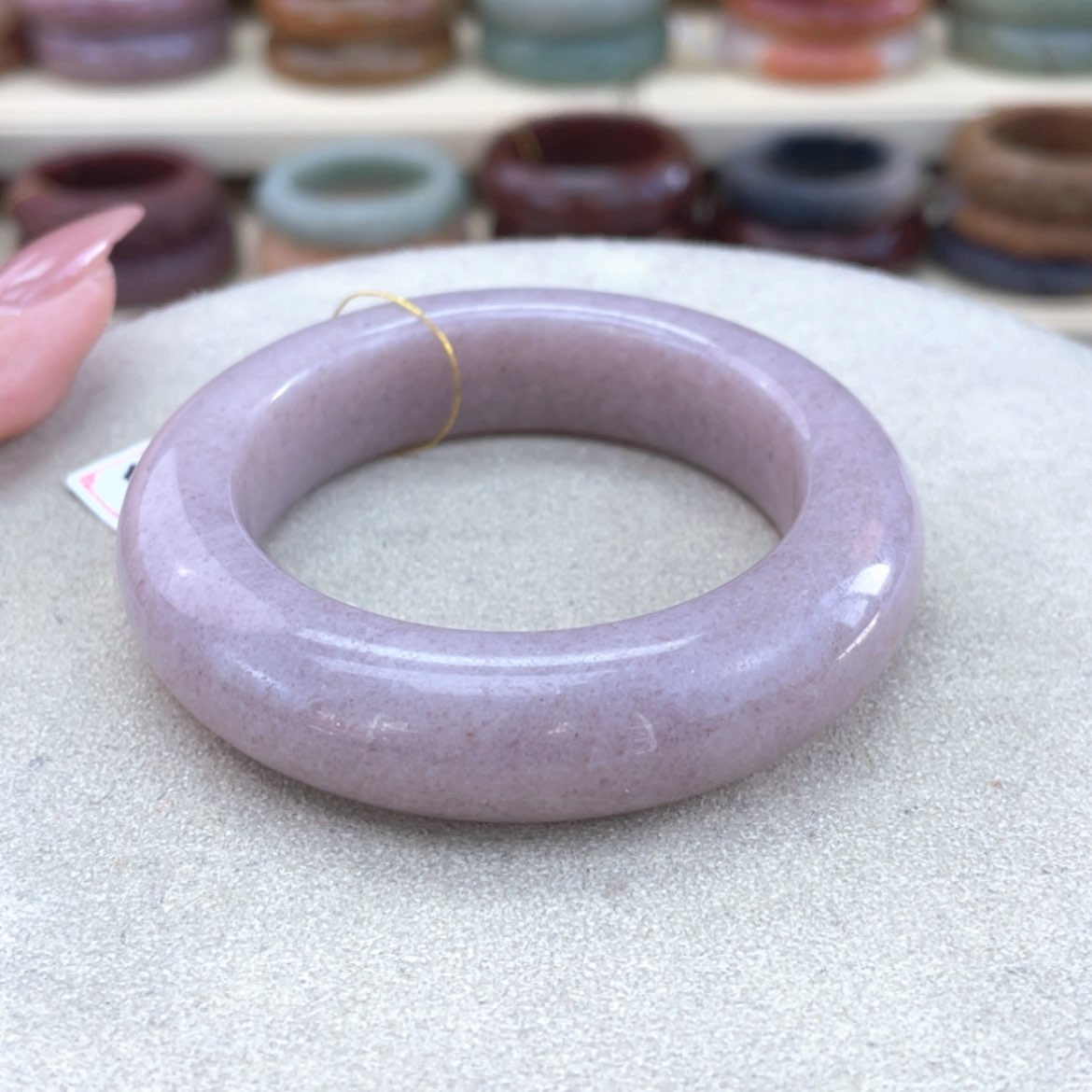 【闪购商品】石英质玉手镯未镶嵌小*