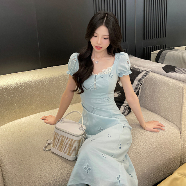 2025新款小众设计蕾丝镂空气质连衣裙子女装夏季收腰显瘦时尚长裙