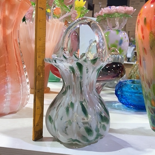 琉璃花瓶高25厘米口径7厘米