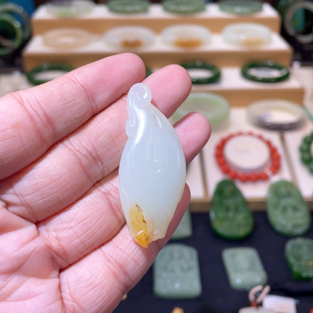 和田玉高品白玉玉兰花未镶嵌