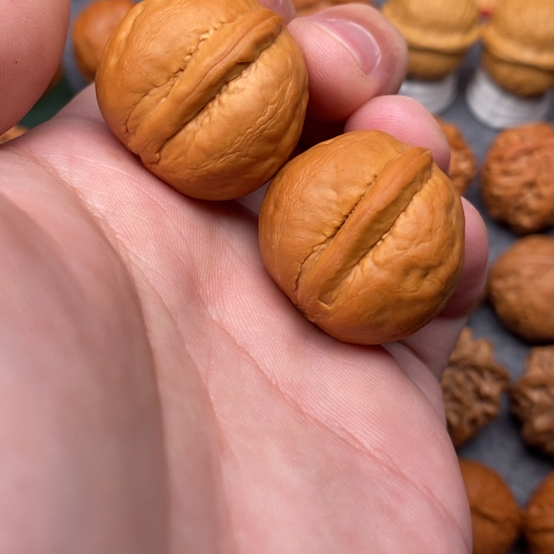 文玩核桃把件海豚