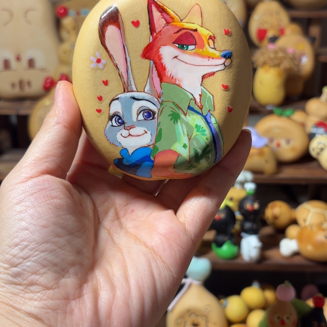 三***妹哈哈哈来阿里吃火锅