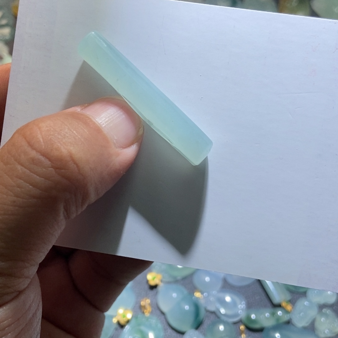 翡翠颈饰未镶嵌天然