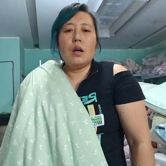 棉棉花被子颜色随机，1m8×2m。