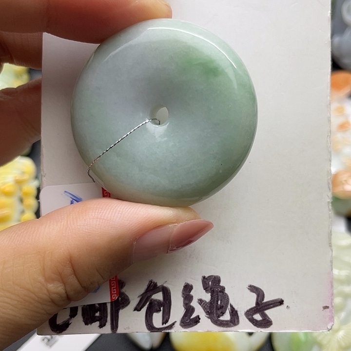 翡翠未镶嵌颈饰天然翡翠有纹裂