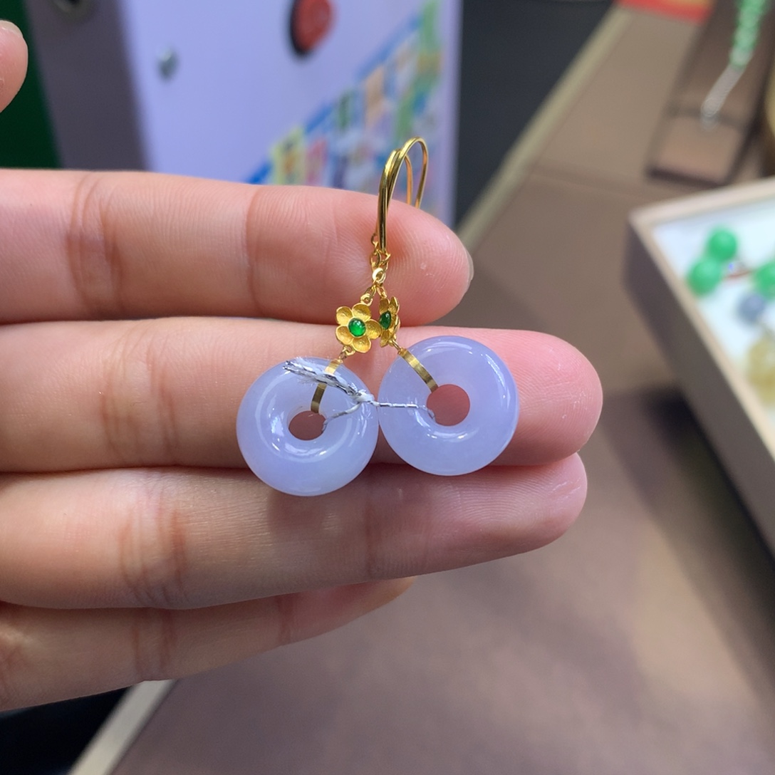 翡翠18K金镶嵌颈饰翡翠