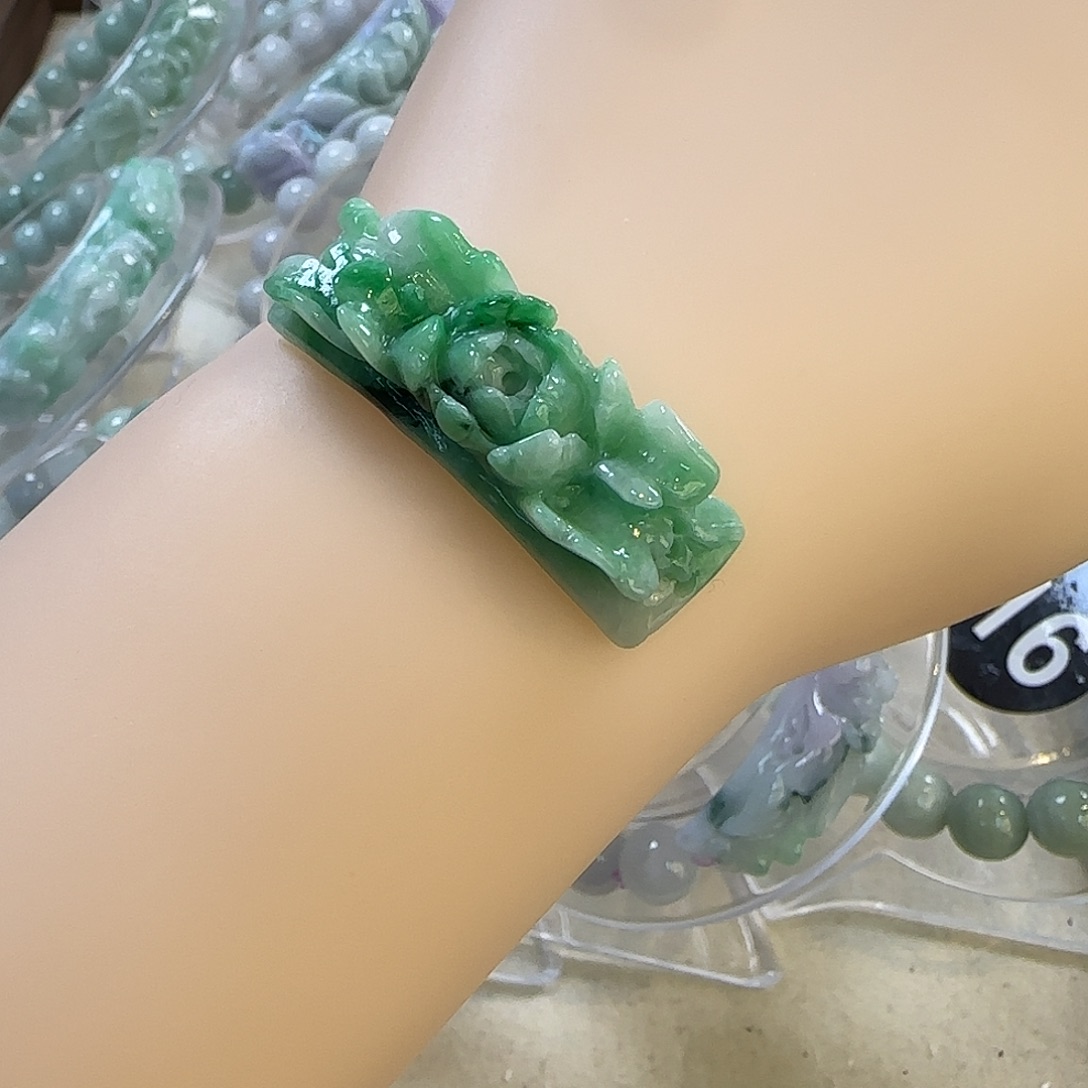 翡翠未镶嵌颈饰手牌5056