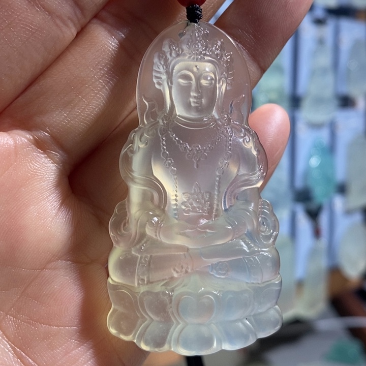 岫玉未镶嵌颈饰吊坠