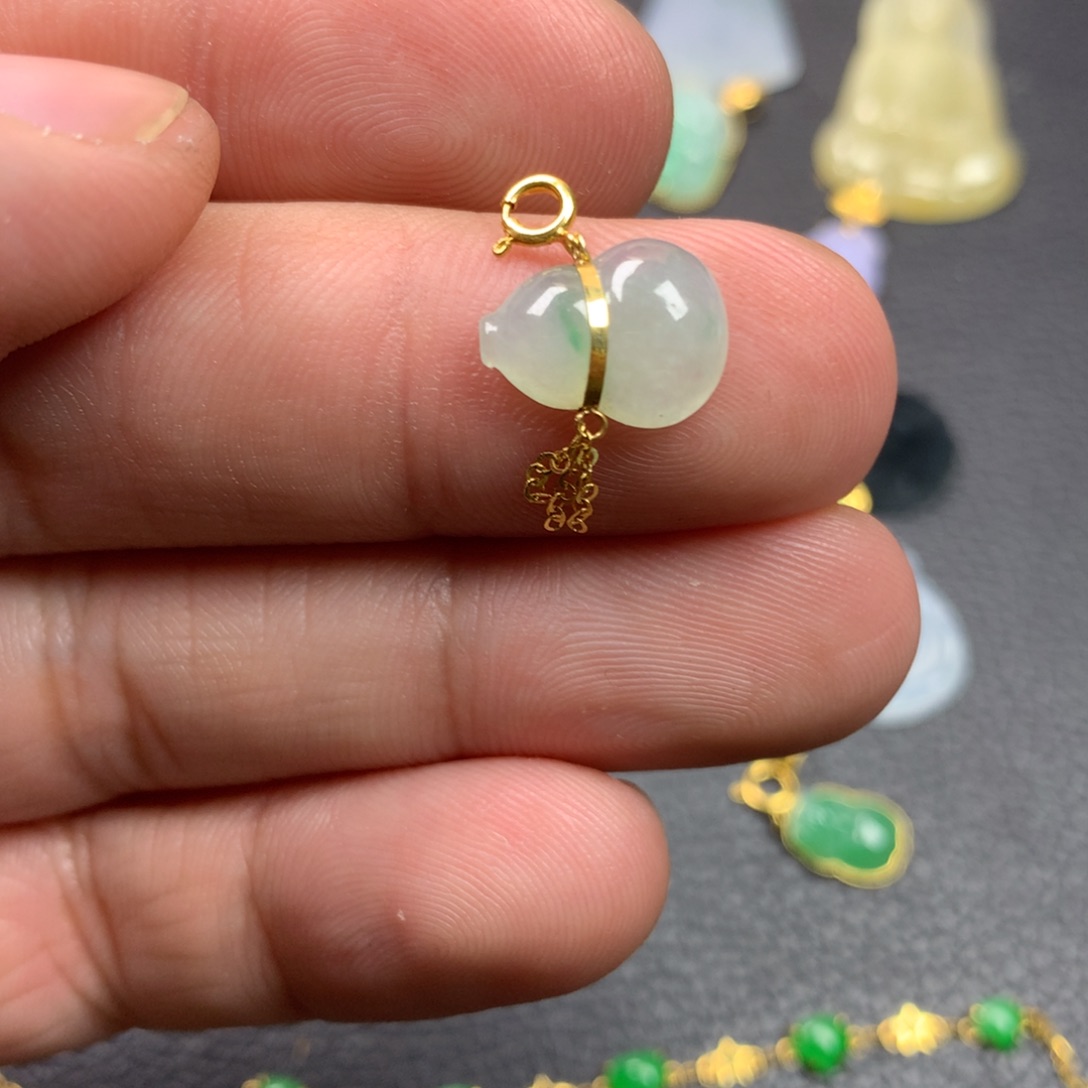 【闪购商品】颈饰18K金镶嵌翡翠翡翠