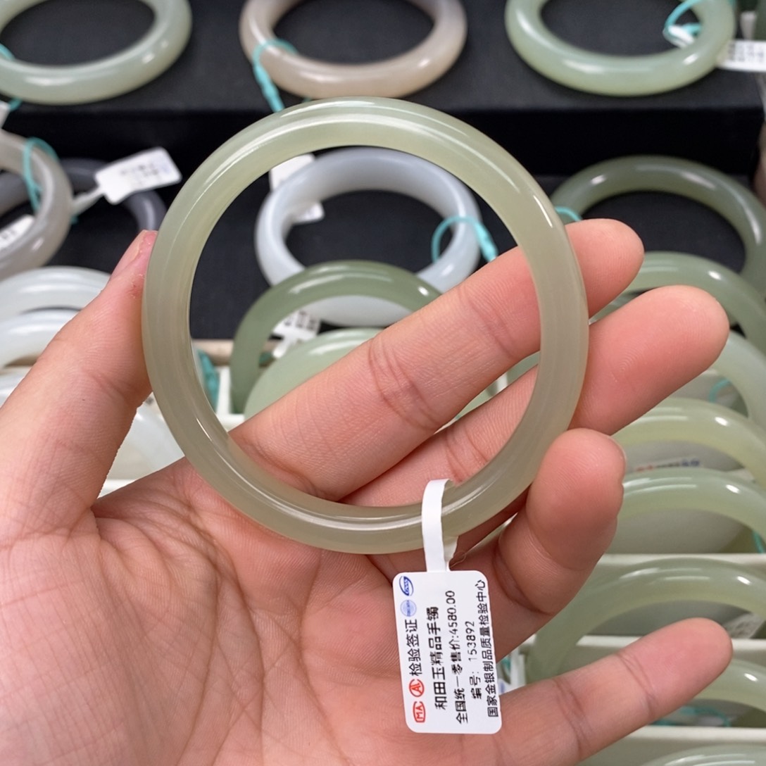 和田玉手镯未镶嵌57.58