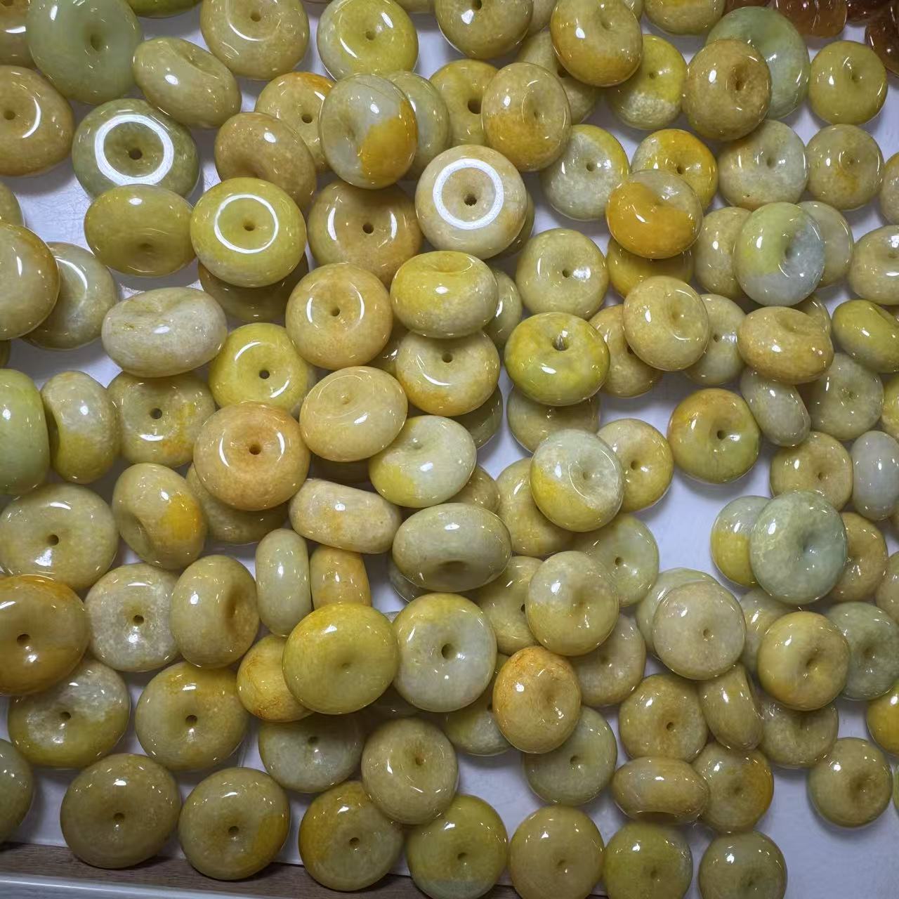 天然A货翡翠黄翡面包扣吊坠-d297-多样性发一