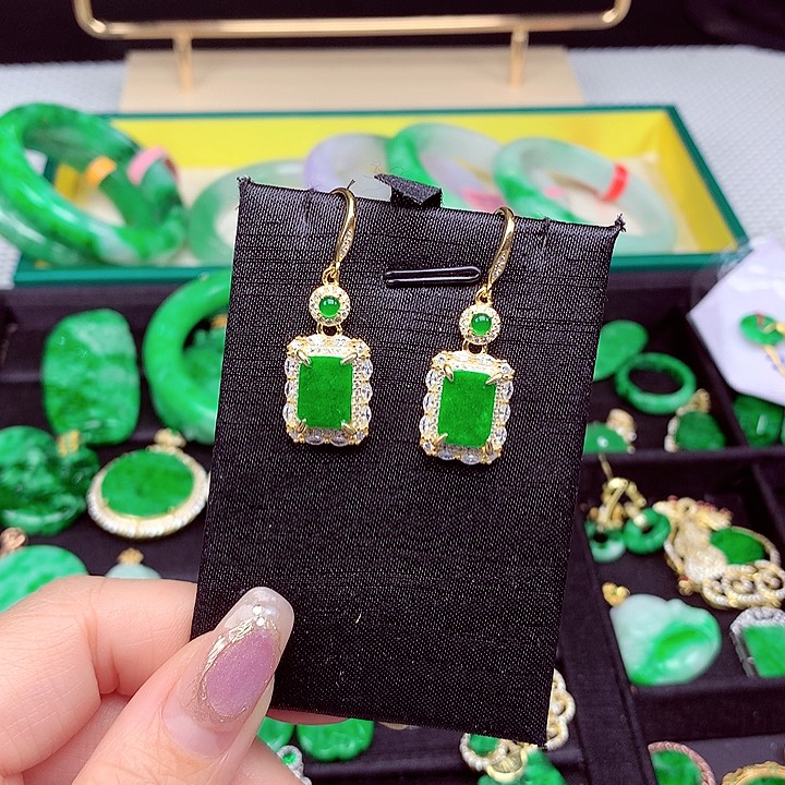 翡翠颈饰银S925镶嵌翡翠