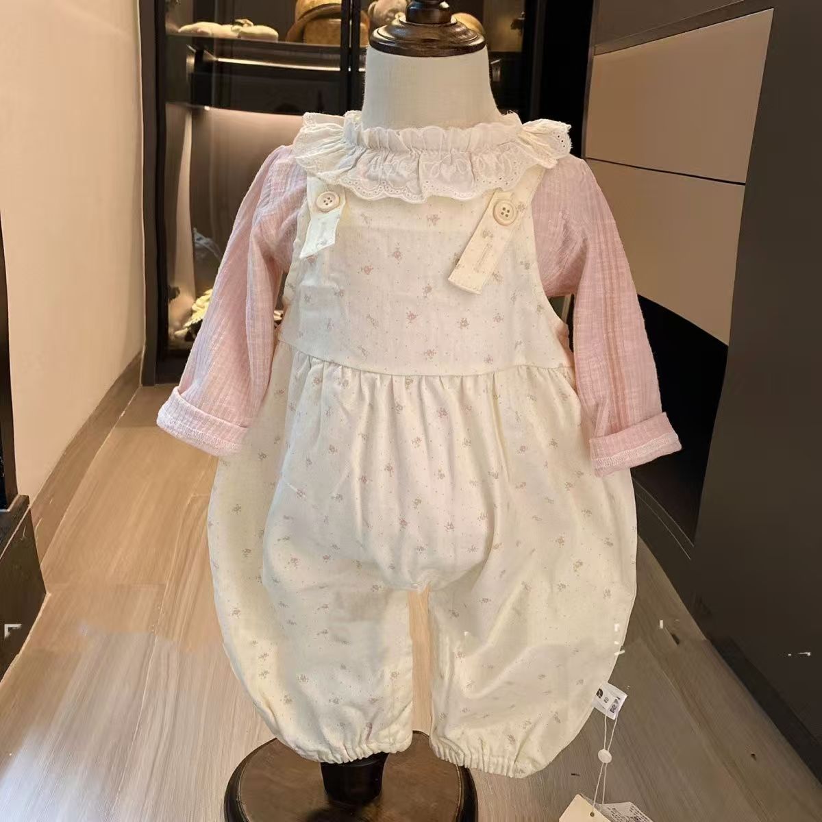 婴儿衣服春秋甜美后背蝴蝶结背带裤套装洋气女宝秋装